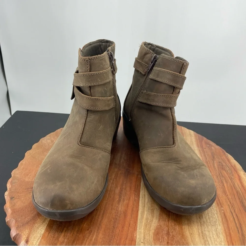 Clarks Angie Spice Boots brown leather Sz 7 15260 tie detail‎